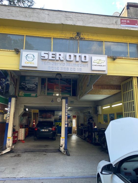 Ser Oto Maslak özel servisinin bakım alanı ve iç mekânı