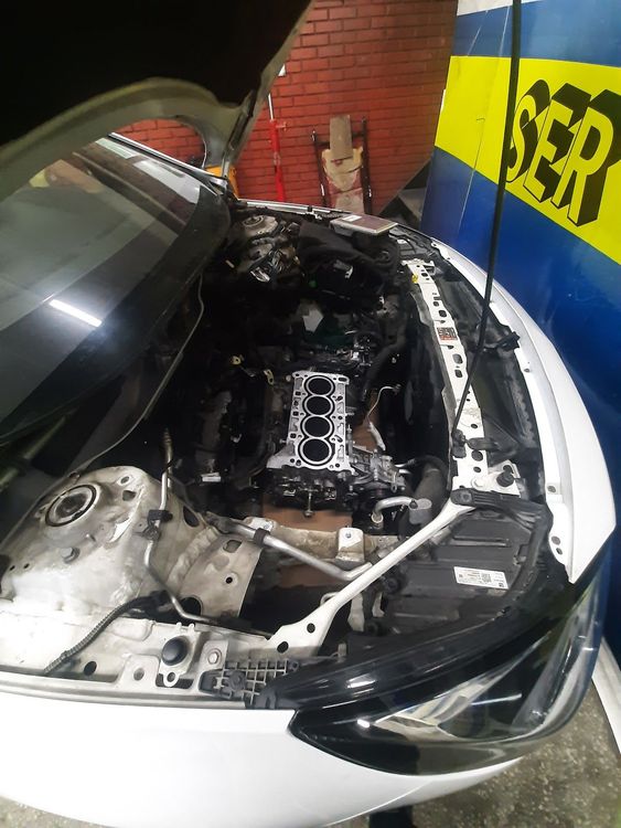 Ser Oto Maslak servisinde motor bakım ve onarım çalışması